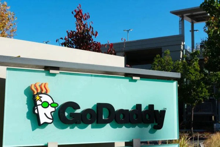 GoDaddy Launches Generative AI Prompt Library for Small Businesses