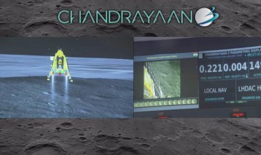 'India is on moon': ISRO Chief Somanath to PM Modi on Chandrayaan 3 soft landing | WATCH