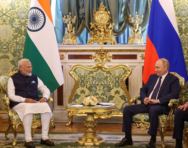 Indian PM Narendra Modi Visits Russia for Bilateral Summit with President Putin