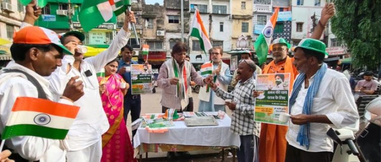 "A Cup of Peace for the Nation": Dr. Yadav Shares Tea with Citizens, Promotes Unity
