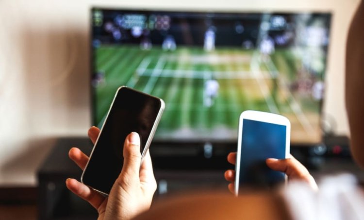 TV Viewership Declining, Social Media Soaring: What's Next for Media?