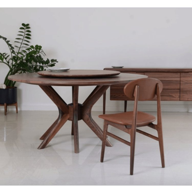 The Warm Elegance of a Round Dining Table Oak