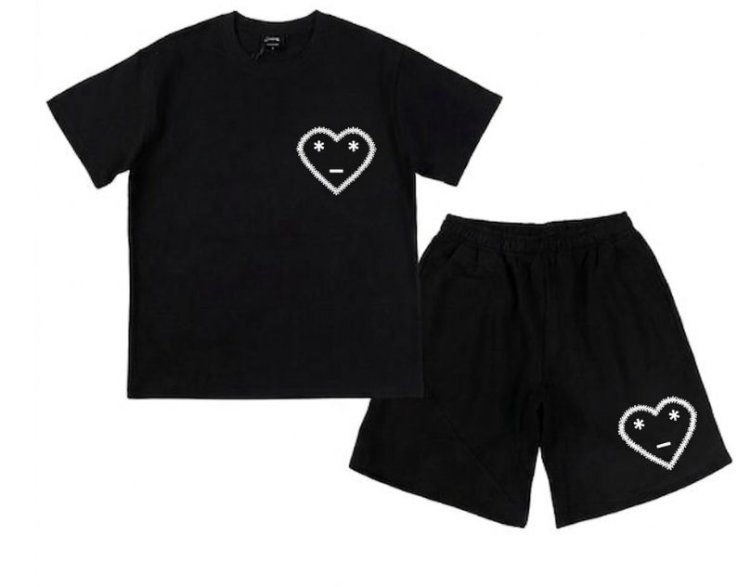 What Sets Carsicko Apart from Trapstar in UK Streetwear?