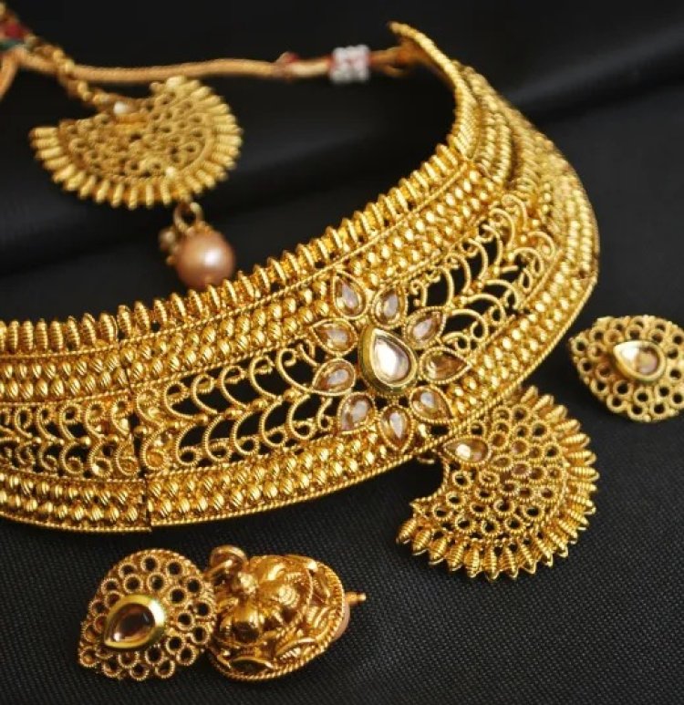 Why Kumaoni Maang Tikka Design Is Trending in Bridal Fashion