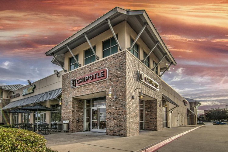 How General Contractors Reduce Risk and Improve Outcomes in Commercial Construction